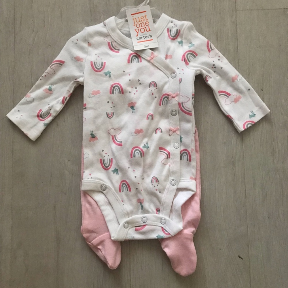 Carter’s matching baby set